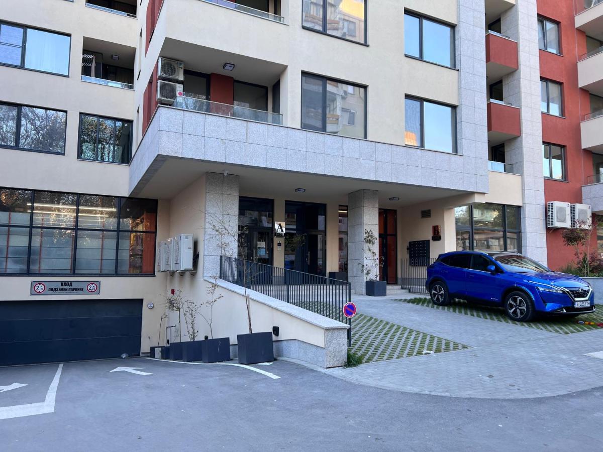 A-Brilliant, New! Spacious & Modern Apartment In Varna Whit Garage Exteriör bild