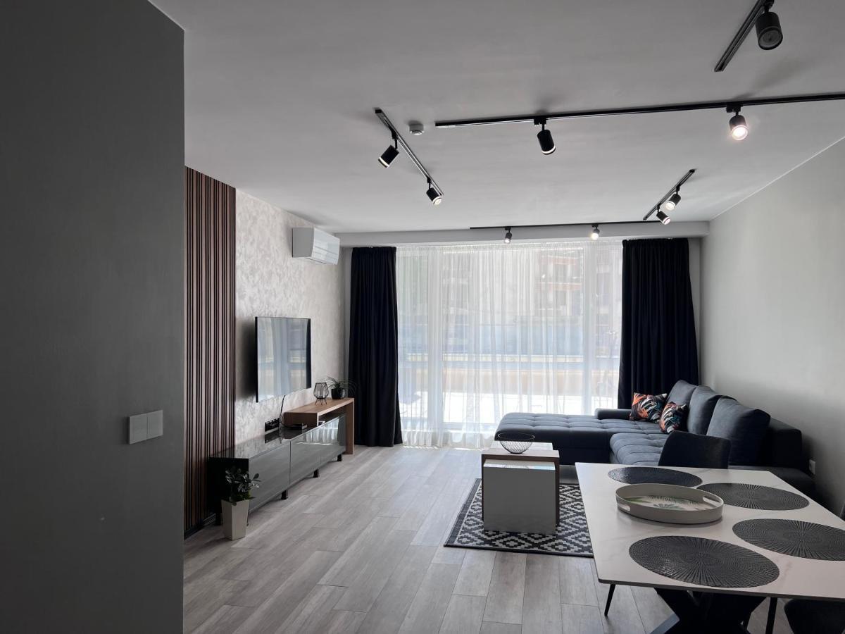 A-Brilliant, New! Spacious & Modern Apartment In Varna Whit Garage Exteriör bild