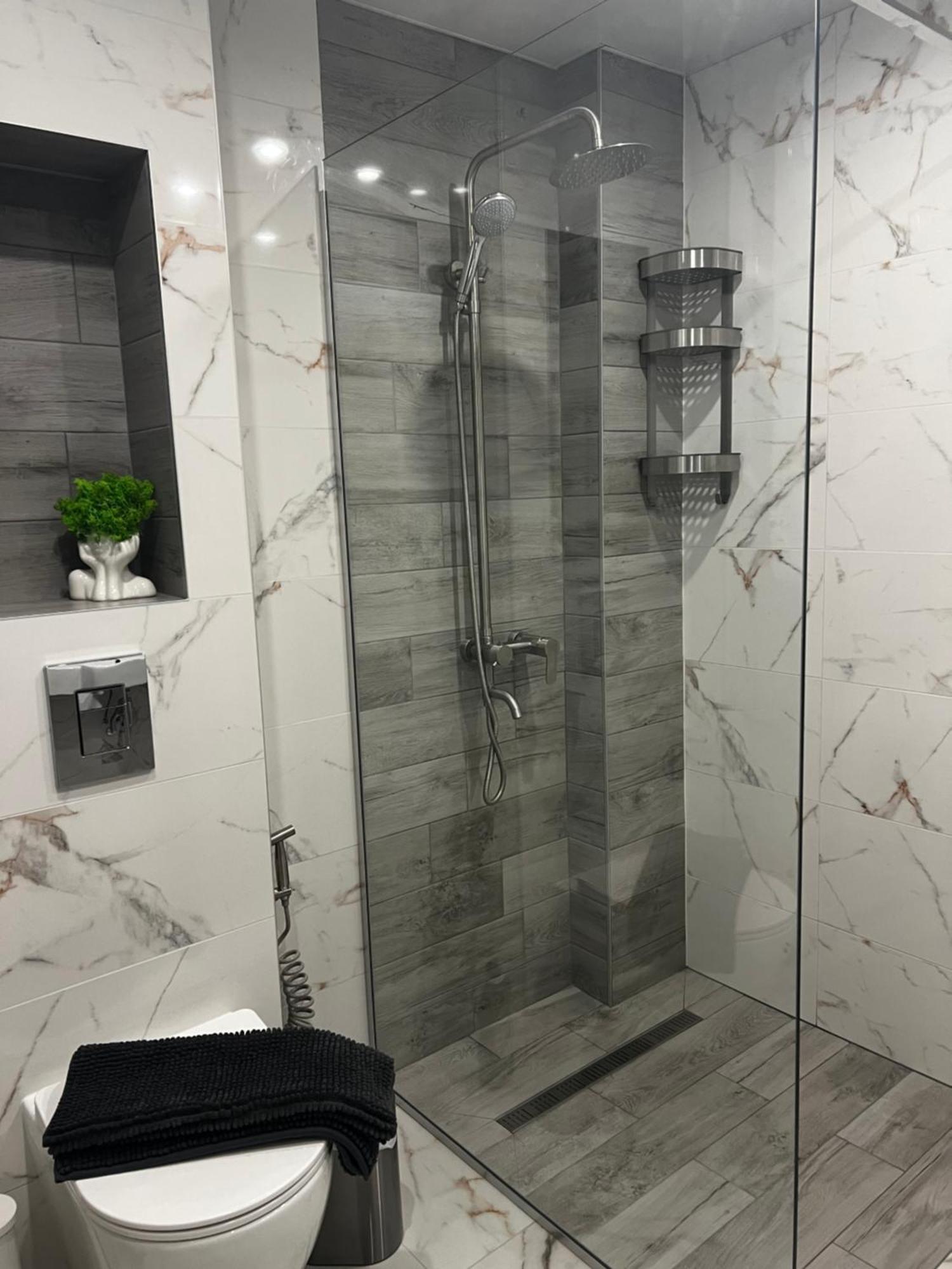 A-Brilliant, New! Spacious & Modern Apartment In Varna Whit Garage Exteriör bild